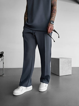 Classic pleated everyday trousers for men | Ellison