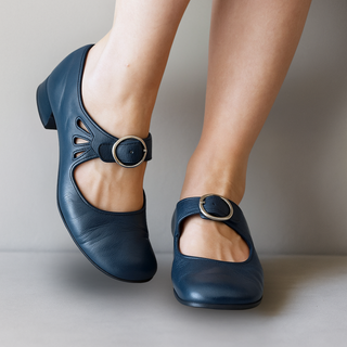 Classic orthopaedic everyday leather flats for women | Mary