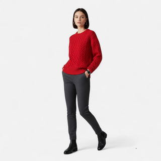Classic cable-knit round-neck everyday jumper for women