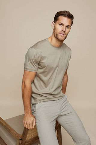 Classic luxe soft tailored everyday t-shirt for men
