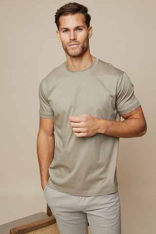 Classic luxe soft tailored everyday t-shirt for men