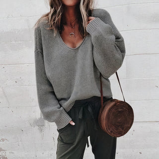 Classic knit V-neck everyday jumper for women