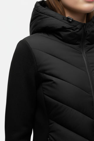 Hooded puffer jacket with sleek silhouette for women | Caurelle