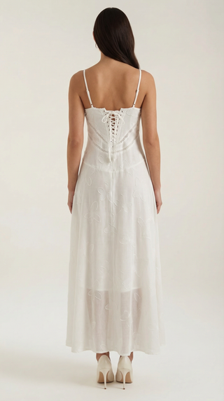 Lace Maxi Gown – Refined Floor-Length Silhouette | Arabelle