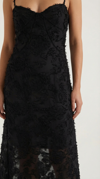 Lace Maxi Gown – Refined Floor-Length Silhouette | Arabelle