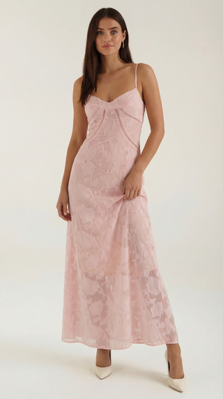 Lace Maxi Gown – Refined Floor-Length Silhouette | Arabelle